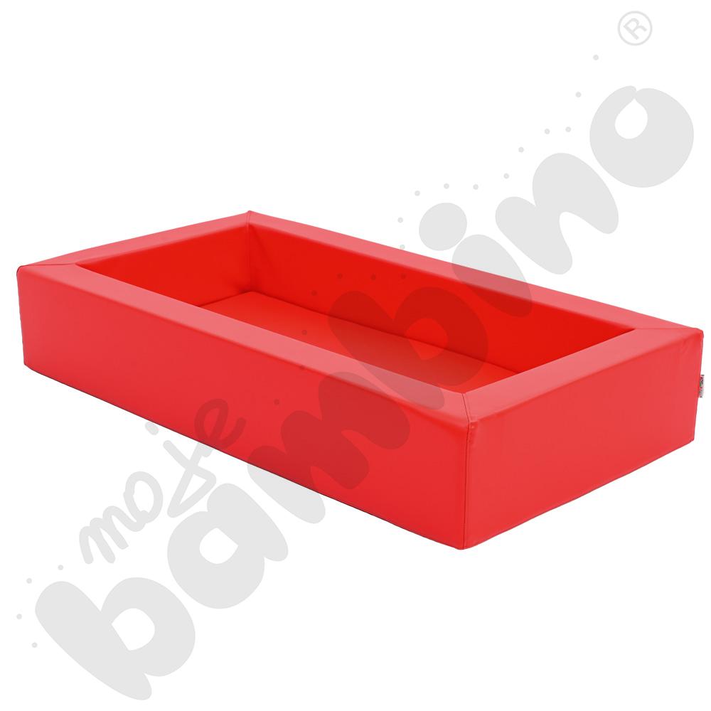 Czerwone łóżeczko piankowe z materacem