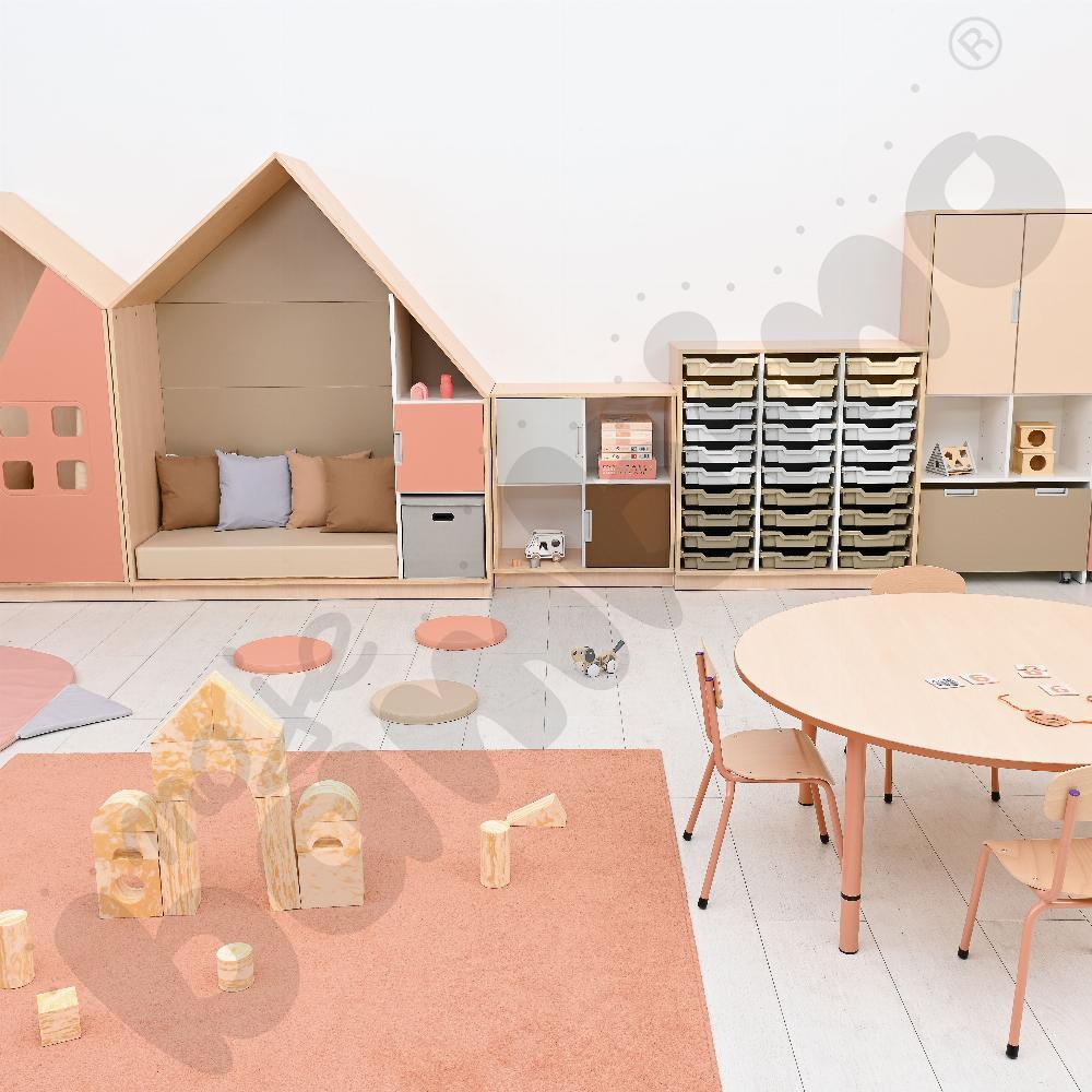 Sala przedszkolna Quadro w kolorystyce łososiowej 