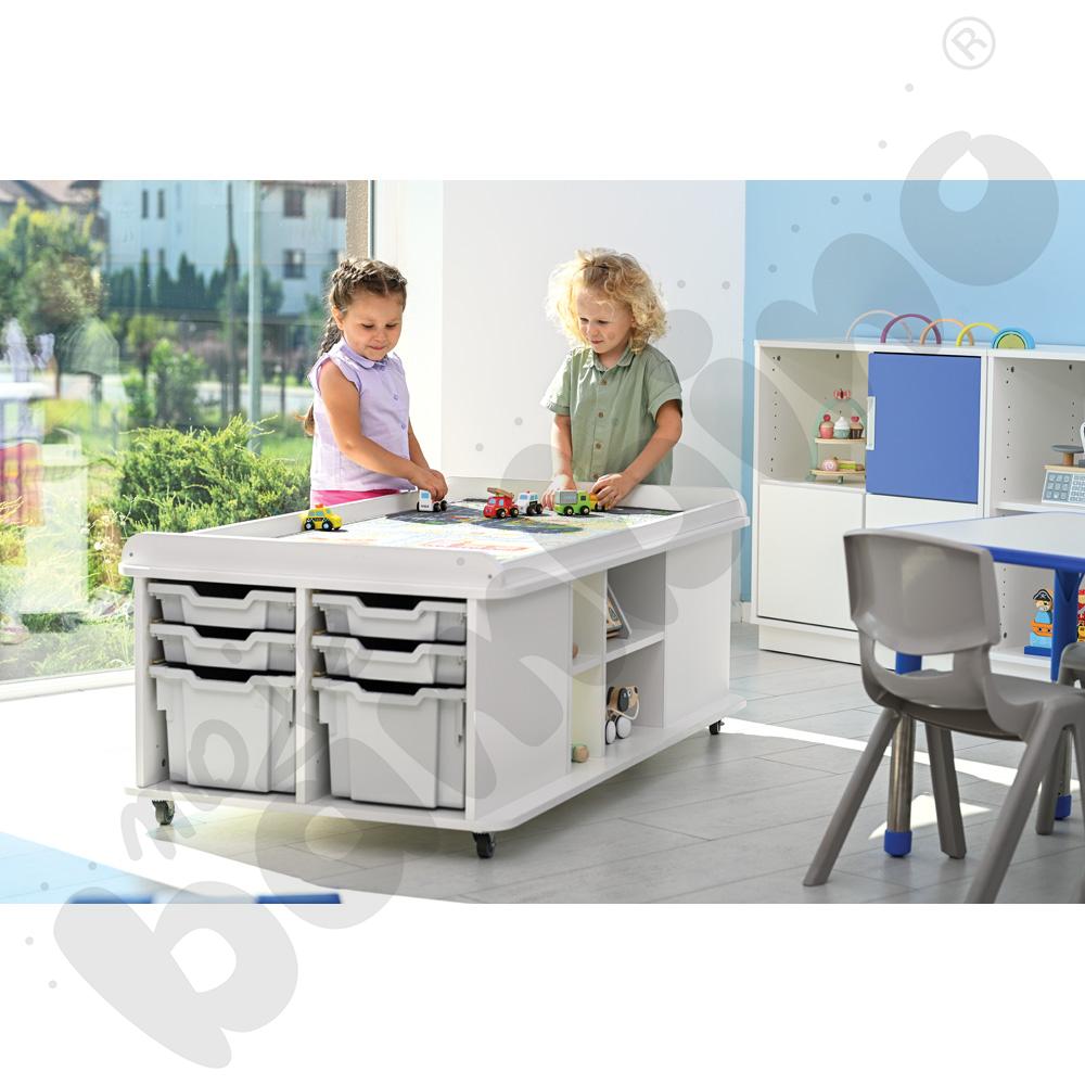 Stolik prostokątny na matę biały