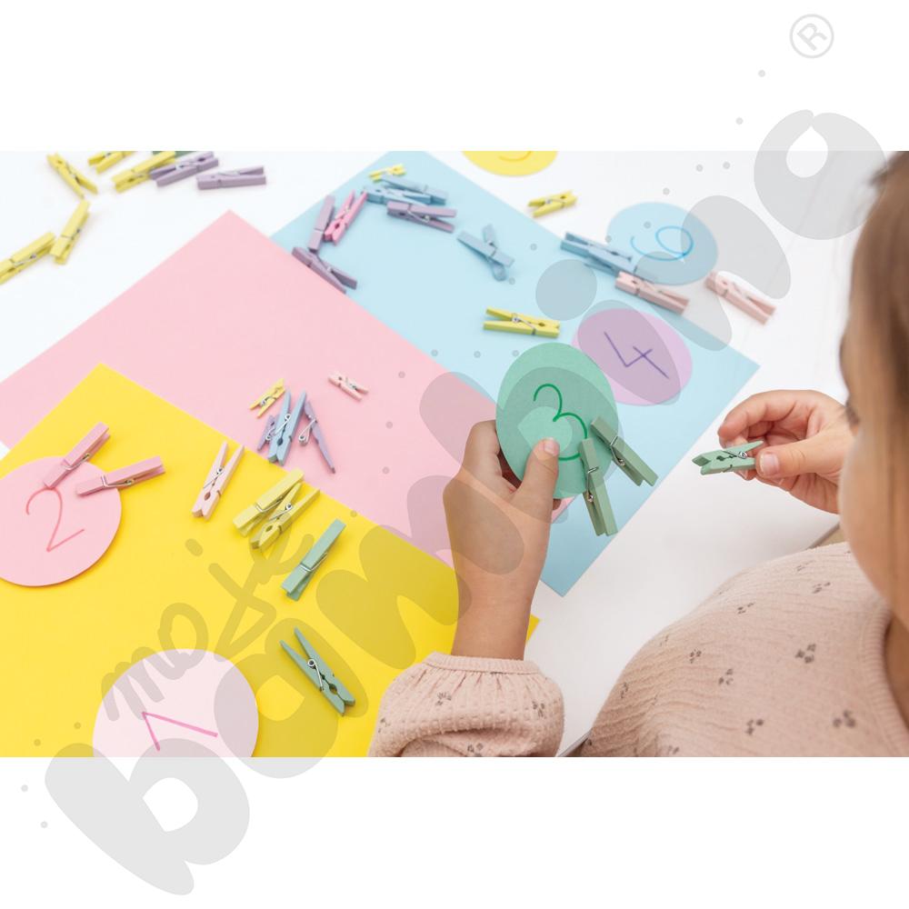 Blok rysunkowy z kolorowymi kartkami A4