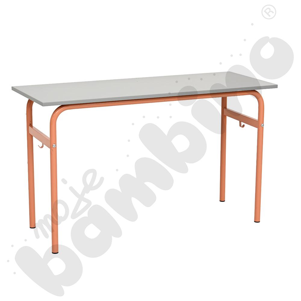 Stół Daniel 130x50 rozm. 6, 2-os., stelaż łososiowy, blat szary, obrzeże ABS, narożniki proste