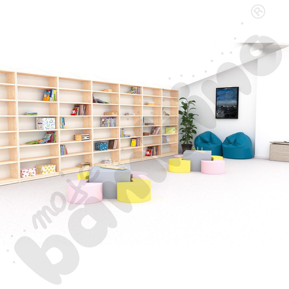 Regał klasyczny na książki