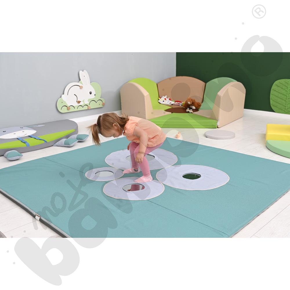 Mata z lusterkami - tkanina trudnopalna