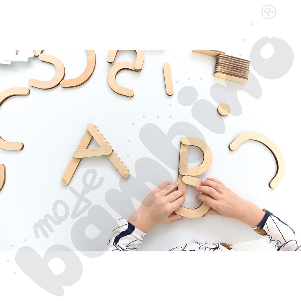 Drewniane litery magnetyczne - zestaw z kartami