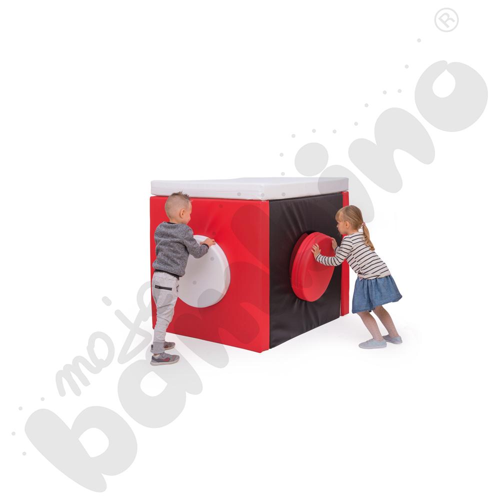 Piankowy domek - lustrzane odbicie