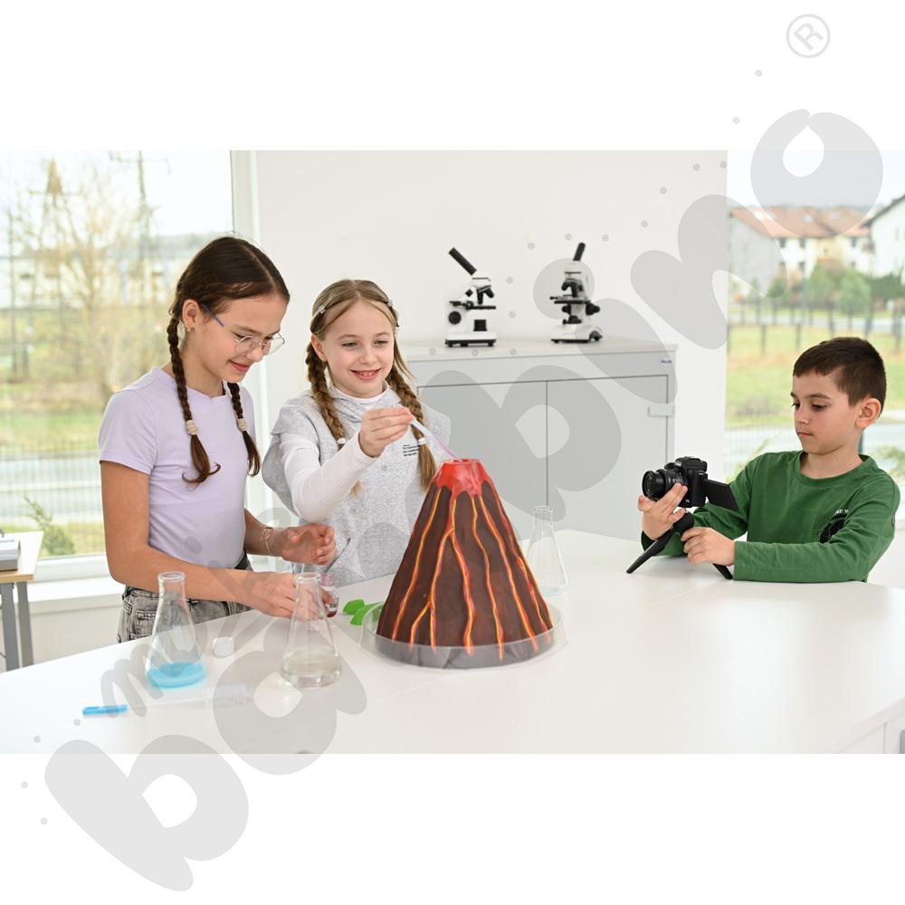 Wybuch wulkanu - duży model do eksperymentu