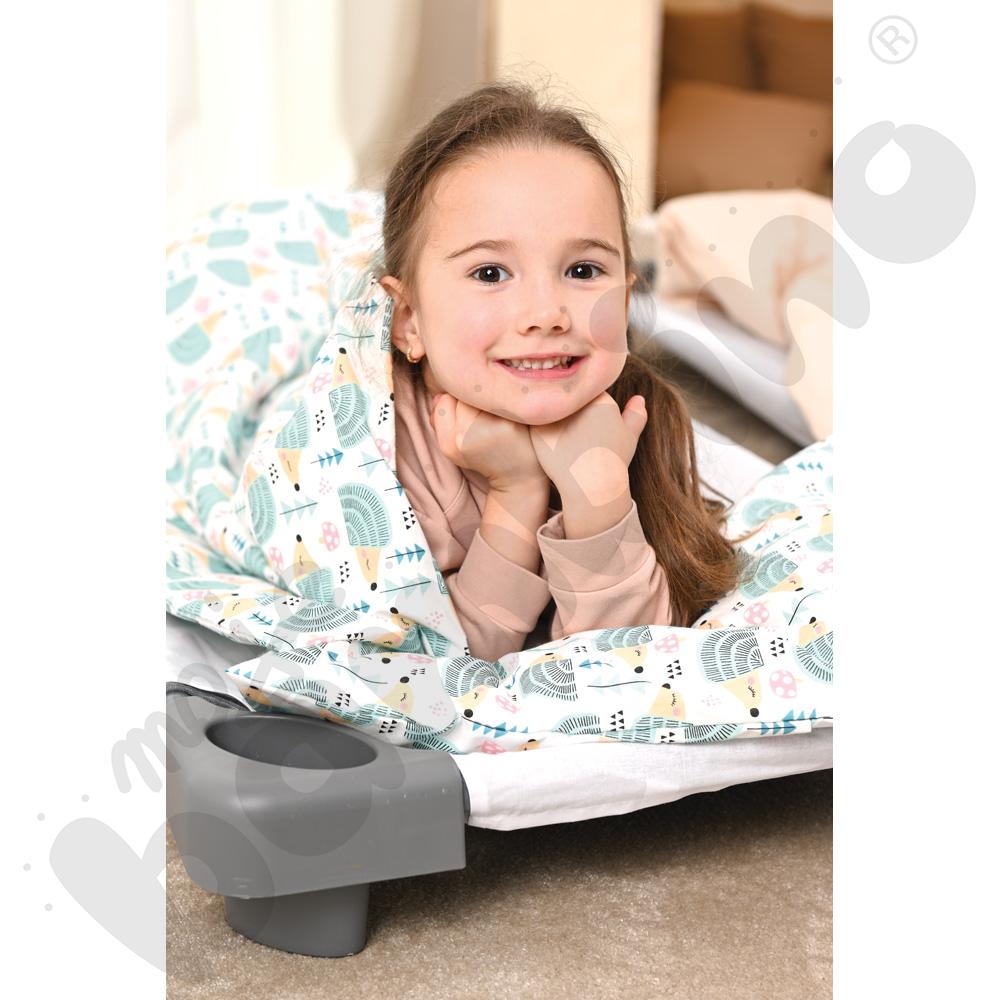 Komplet pościeli z wypełnieniem - białej z jeżykami