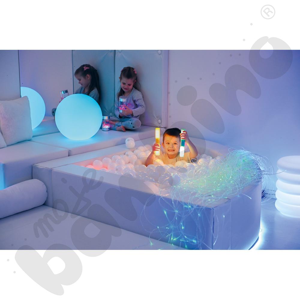 Basen narożny biały