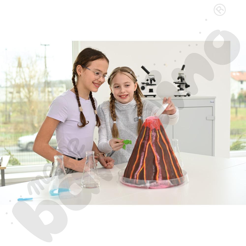 Wybuch wulkanu - duży model do eksperymentu