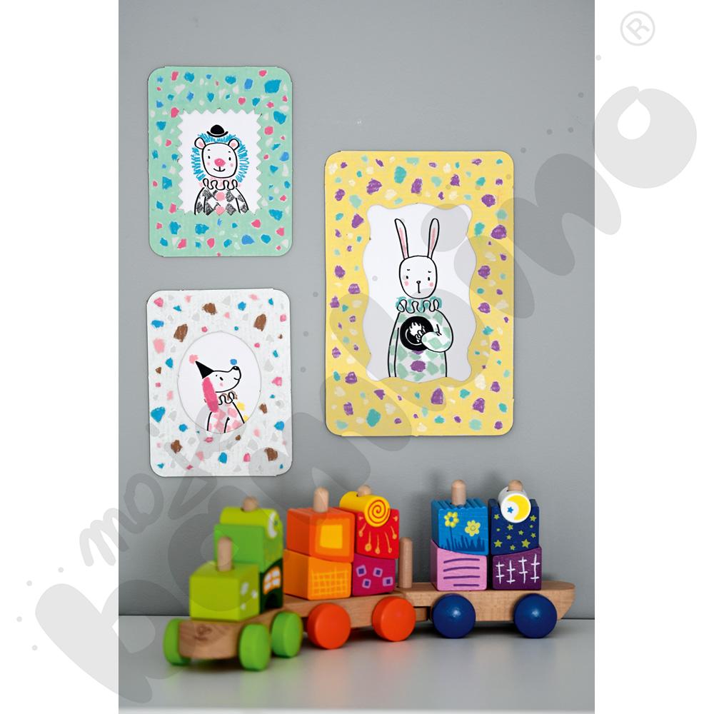 Białe ramki na zdjęcia