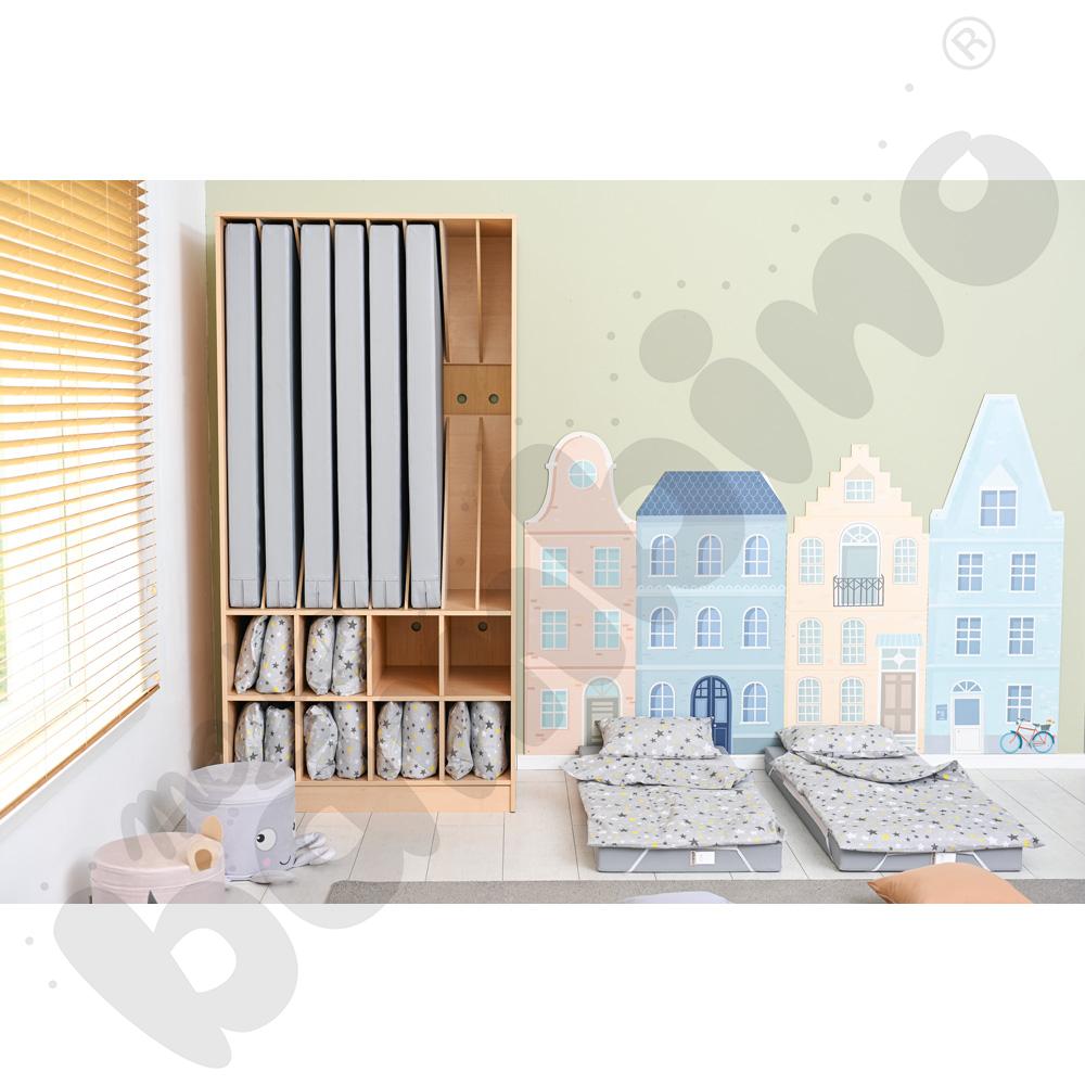 Szafa na pościel i 8 materacy 140 x 60, klon