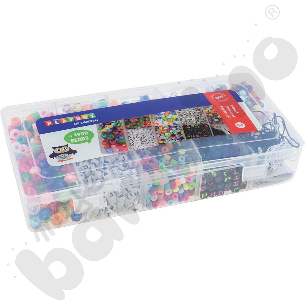 Koraliki z akcesoriami w pudełku