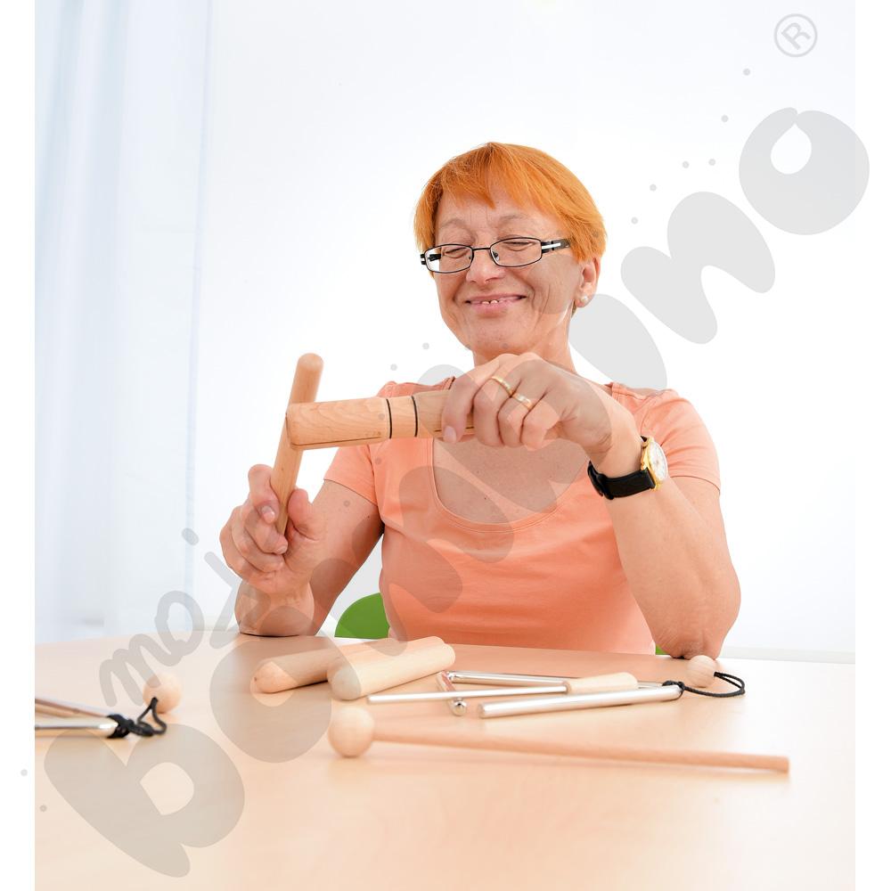 Zestaw w drewnianej walizce