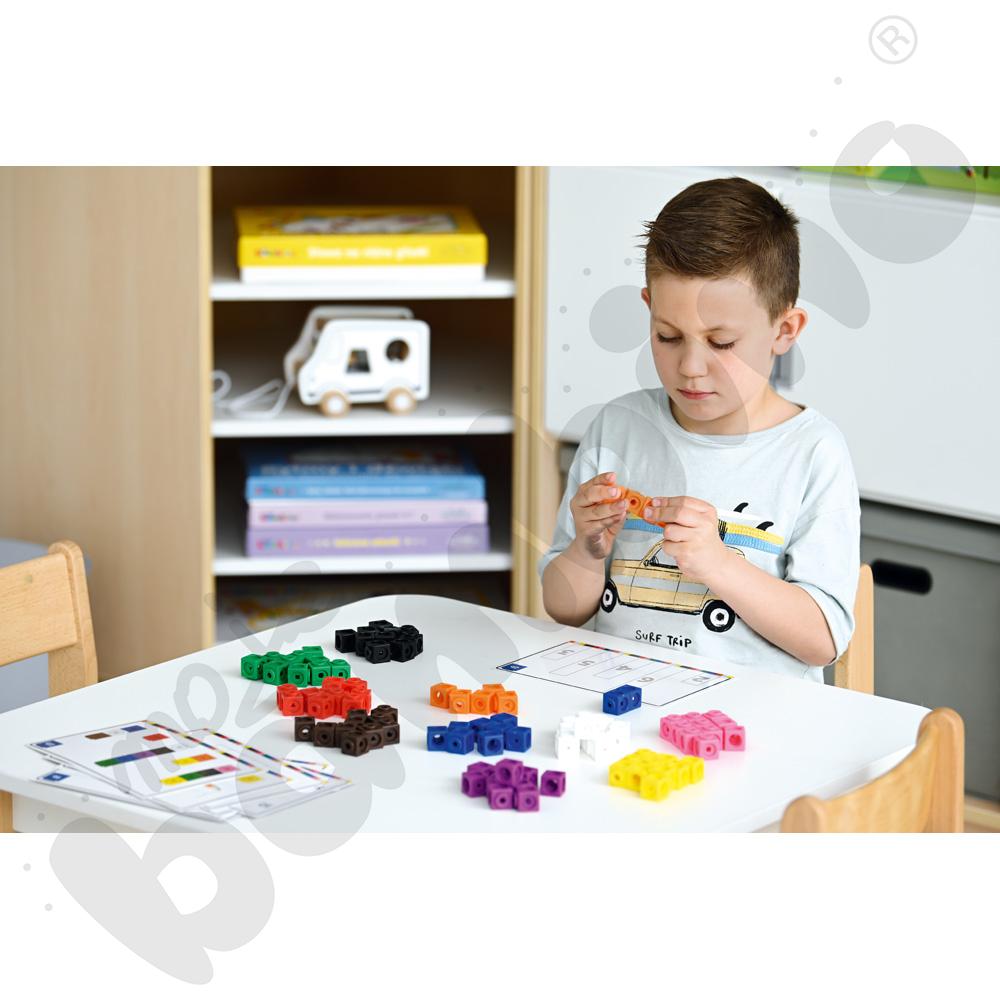 Matematyczne sześciany z kartami