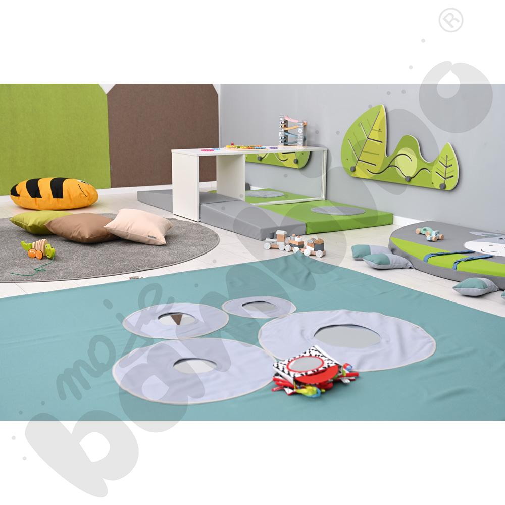 Mata z lusterkami - tkanina trudnopalna