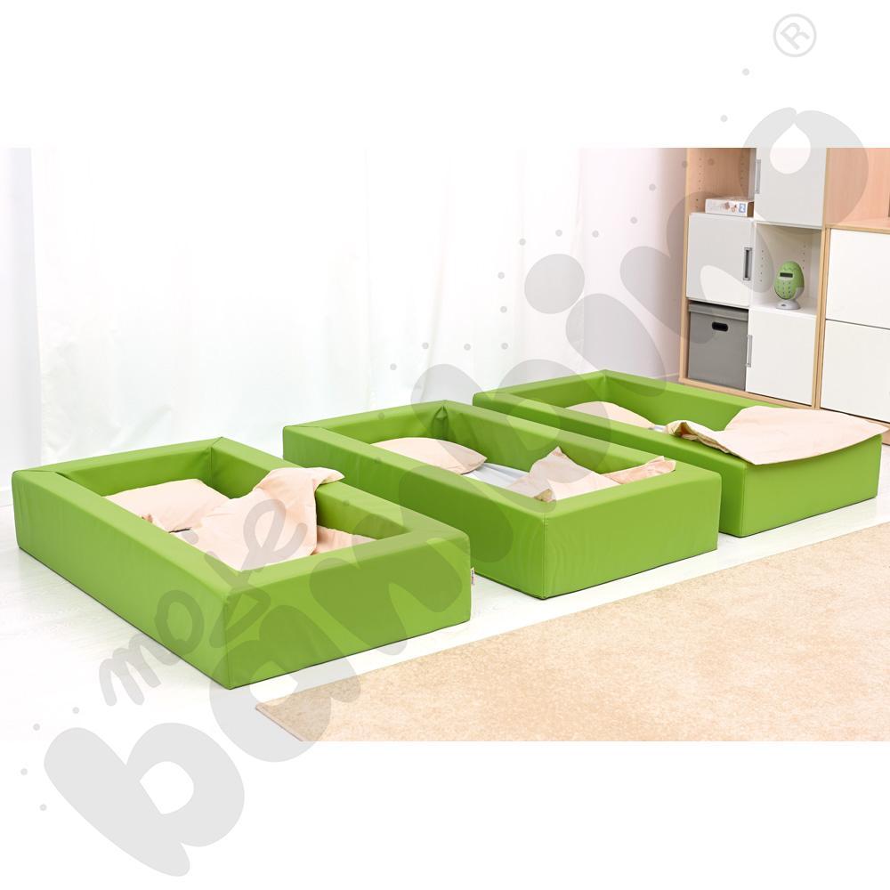 Jasnozielone łóżeczko piankowe z materacem