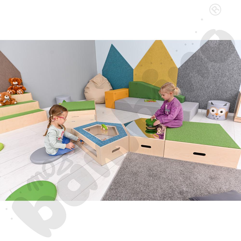 Podest pięciokąt z okienkiem, wys. 20 cm - jasnoniebieski