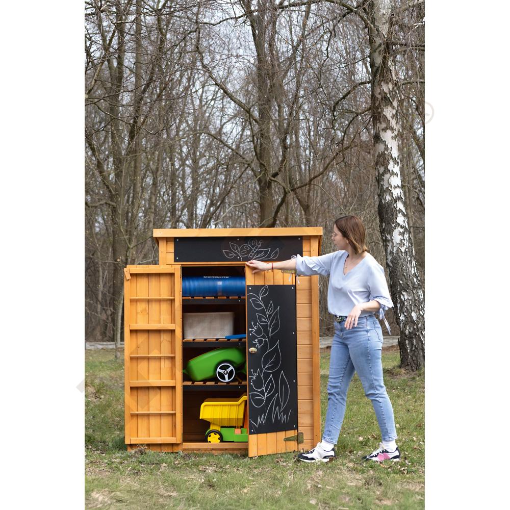 Venkovní sklad s tabulovými dvířky