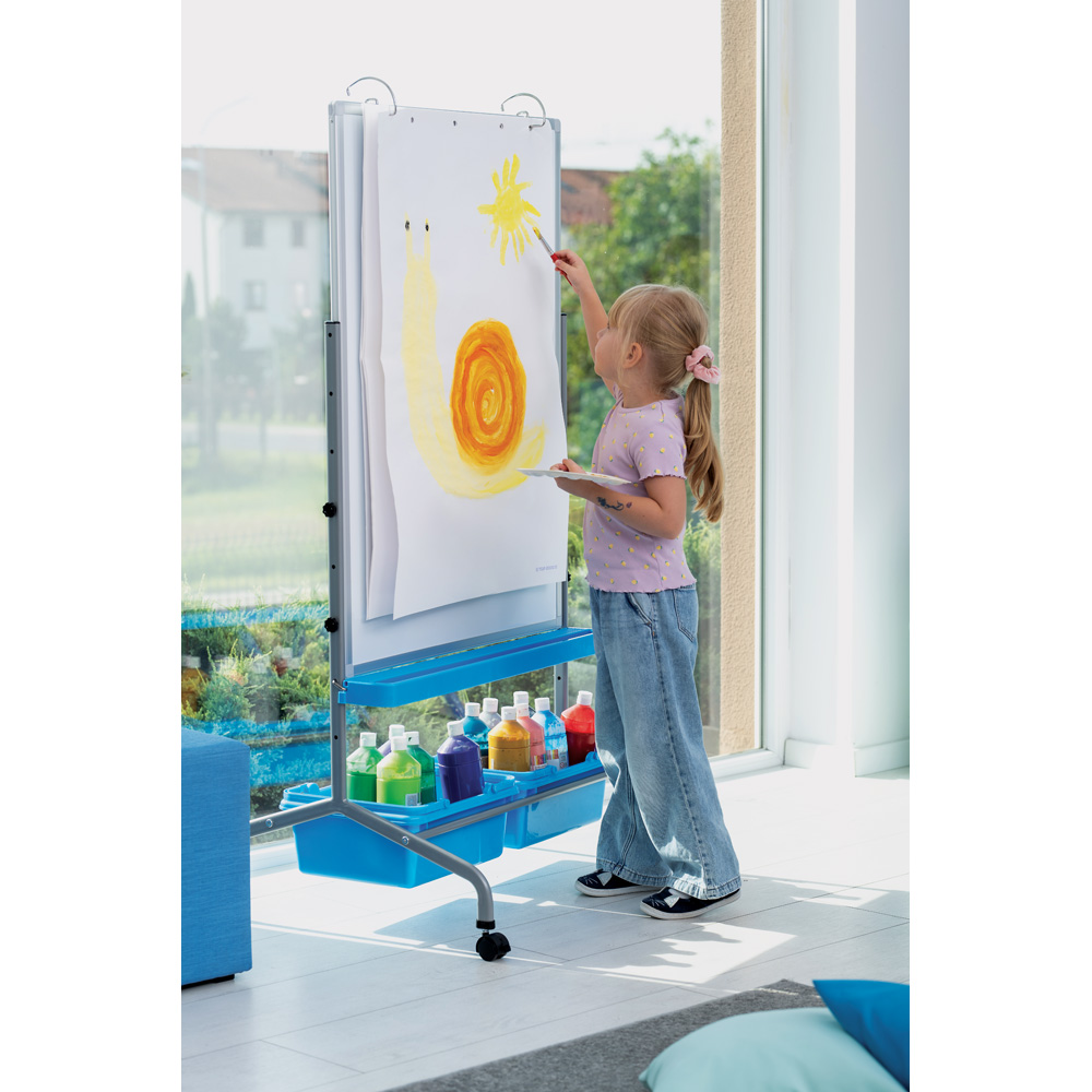 Mobilná, magnetická, nasucho stierateľná tabuľa 75 x 100 cm - modré úložné boxy