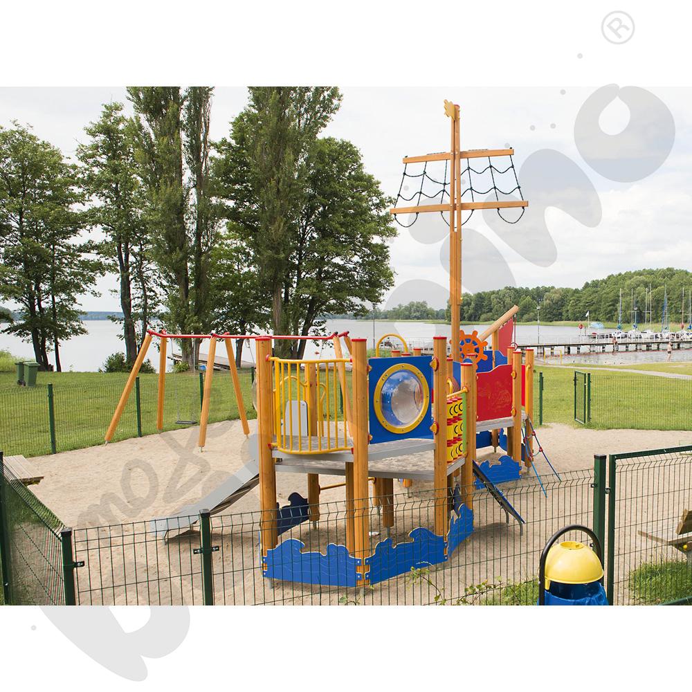 Statek Diasa, drewniane słupy