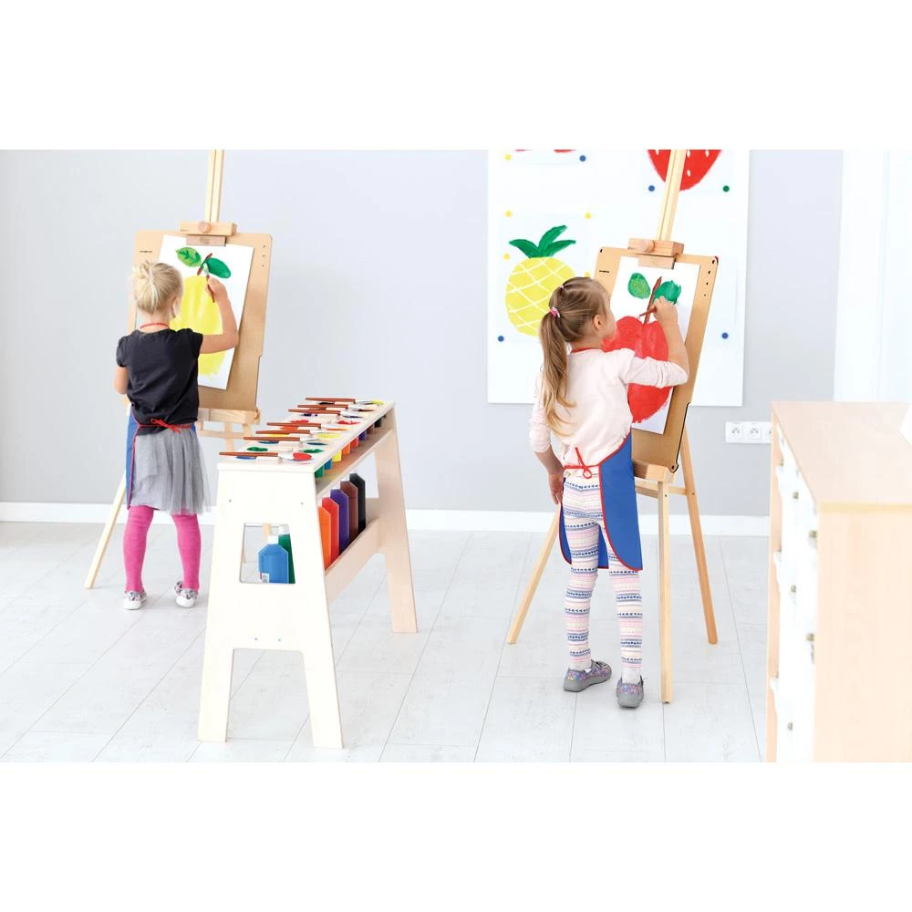 Staffeleien und Kunstraumausstattung