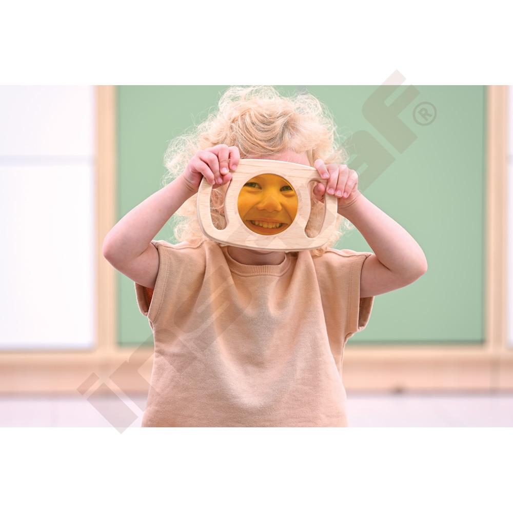 Barevné panely s úchytem 