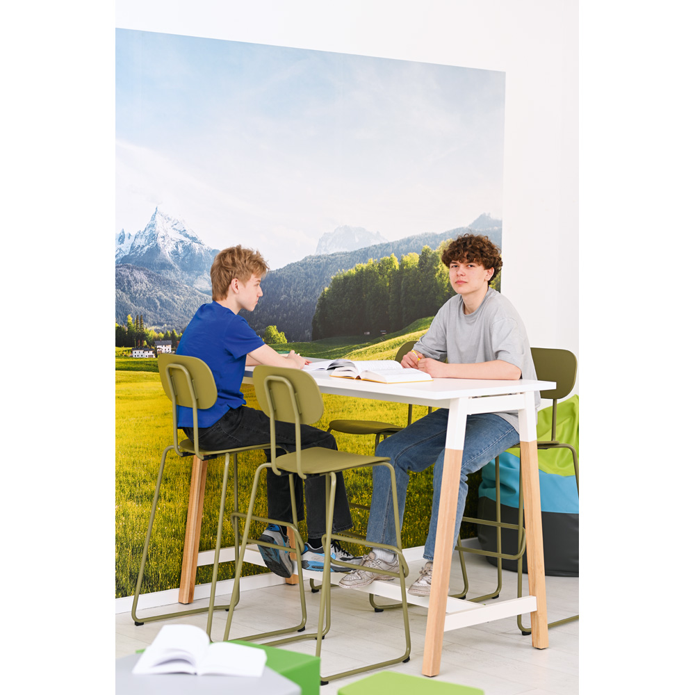 Vysoký stôl OgiW biely so 4 vysokými olivovými stoličkami New School 