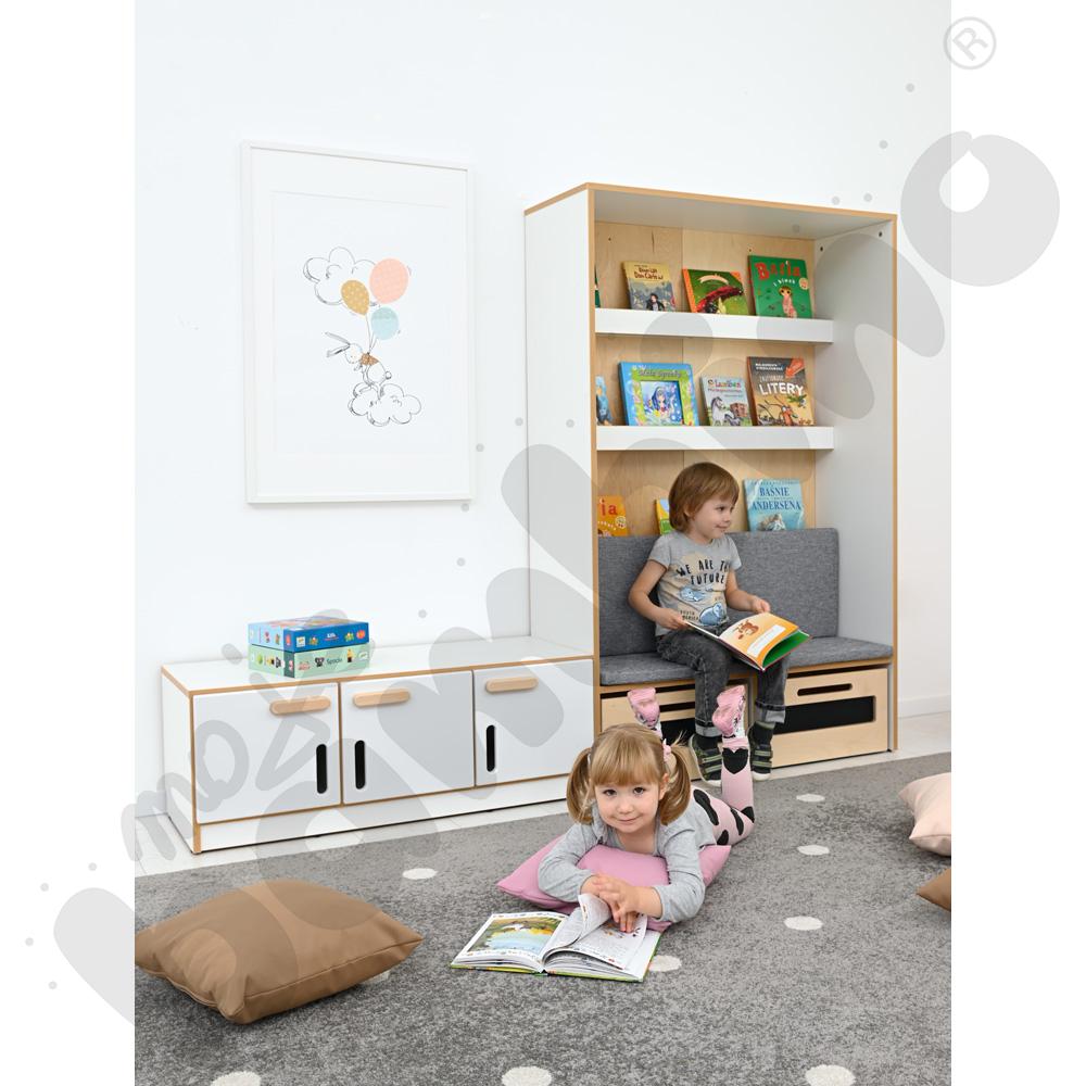 Biblioteczka NEA z materacem