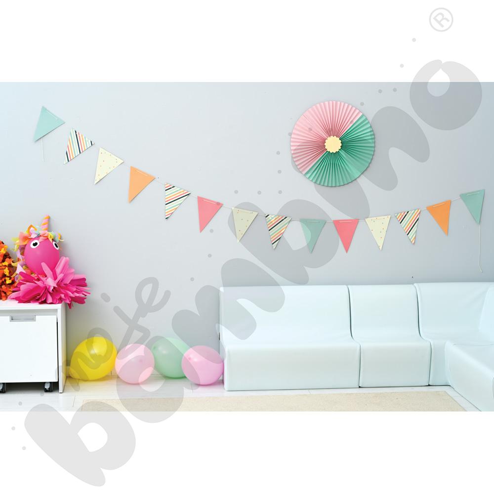 Proporczyki na sznureczku