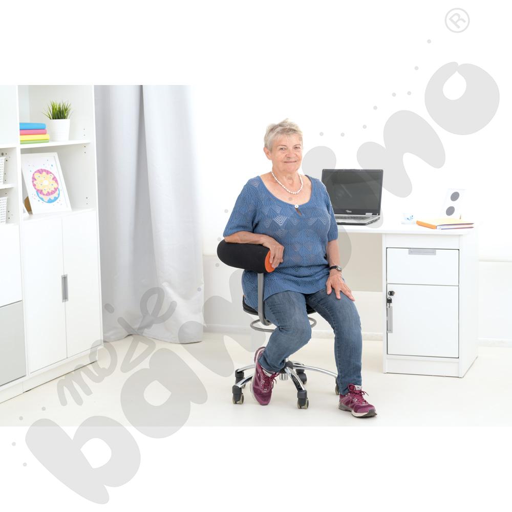 Krzesło multifunkcyjne Sanus, tkanina, kółka samohamujące - pomarańczowo-czarne