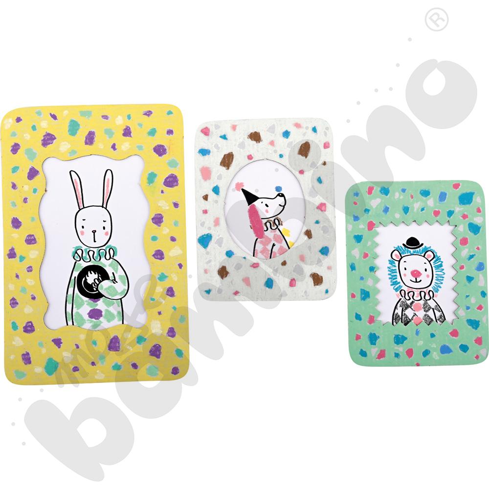 Białe ramki na zdjęcia