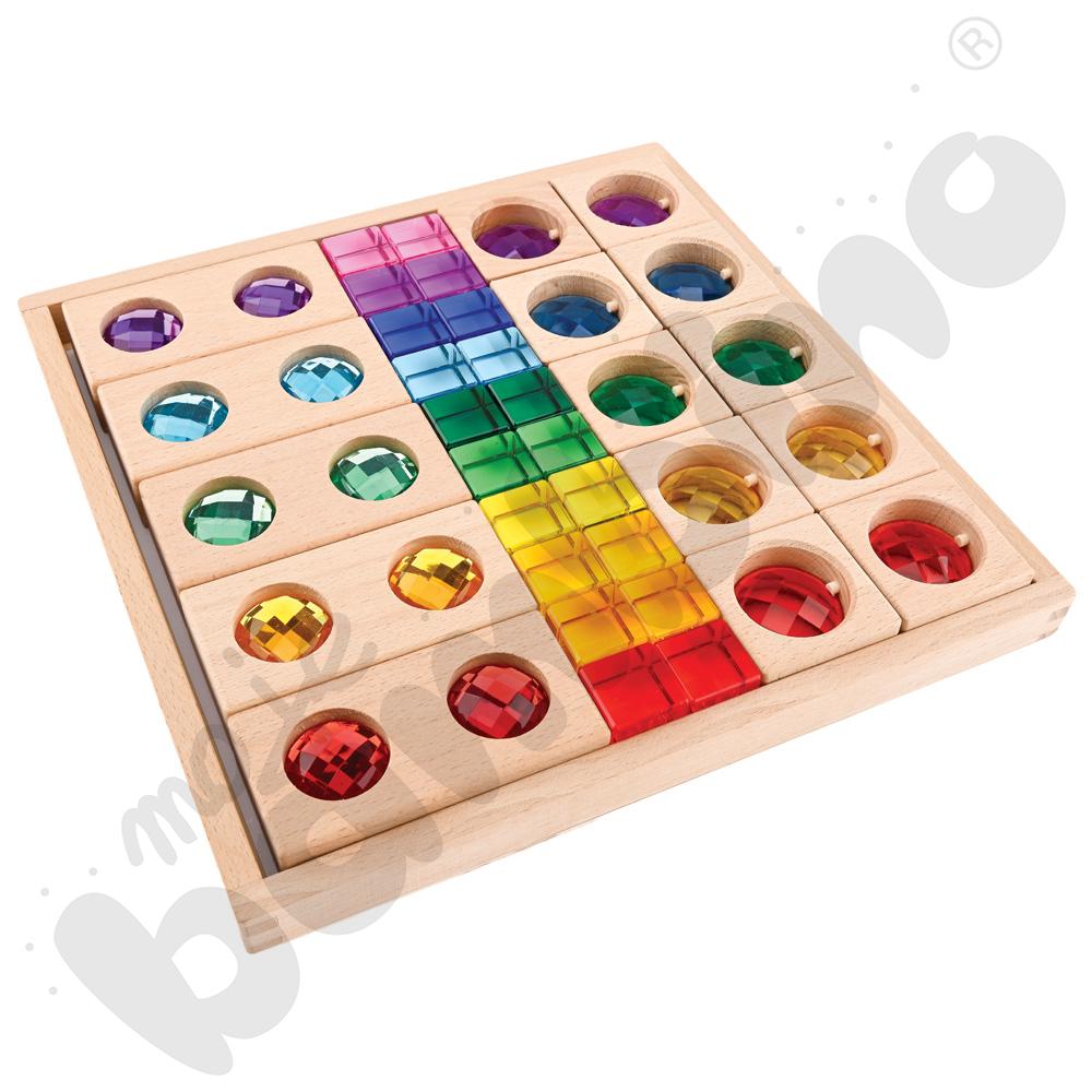 Drewniane klocki z elementami akrylowymi