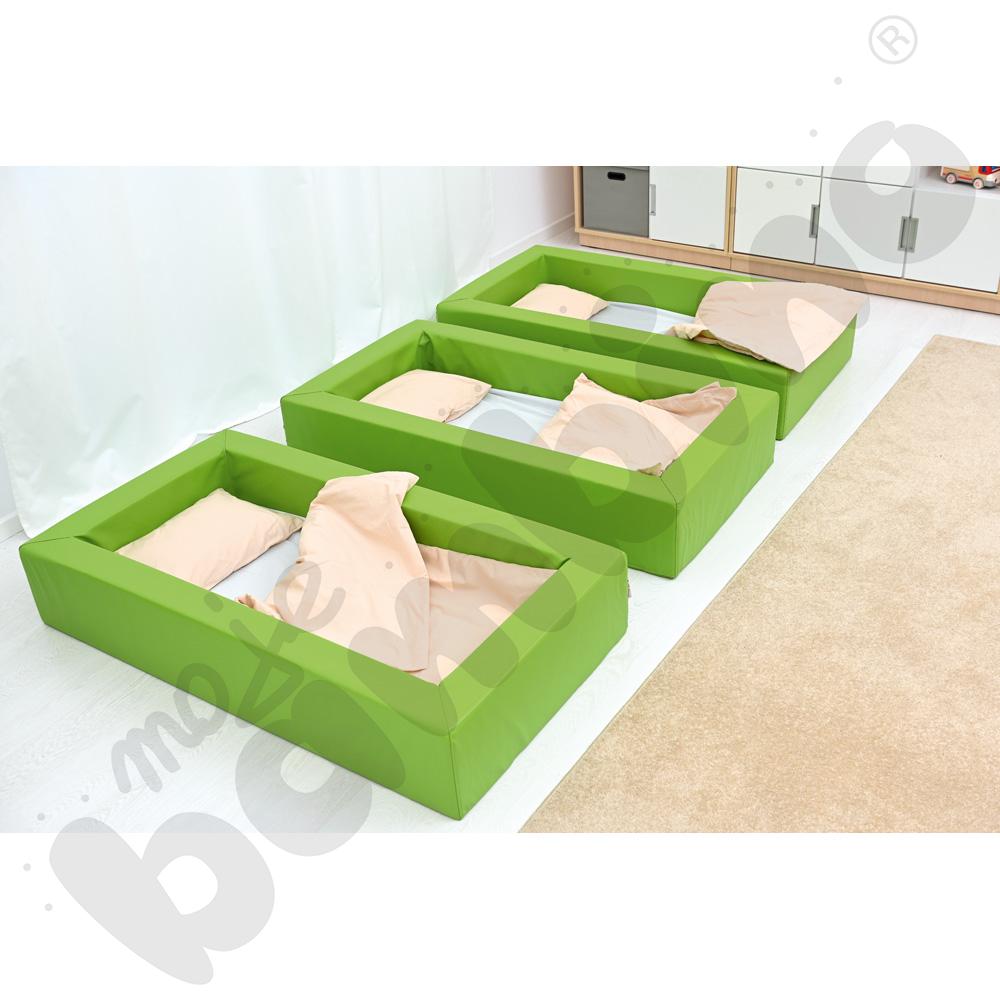 Jasnozielone łóżeczko piankowe z materacem