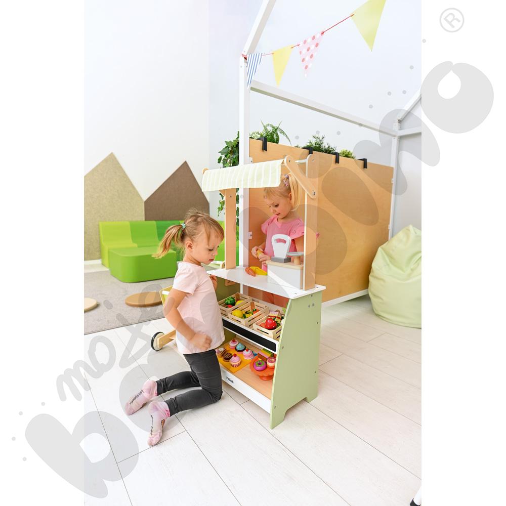 Stragan z artykułami spożywczymi