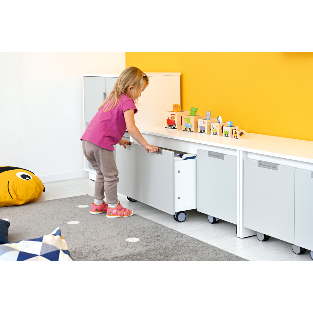 Quadro - lavička nad 3 malé úložné boxy, biela