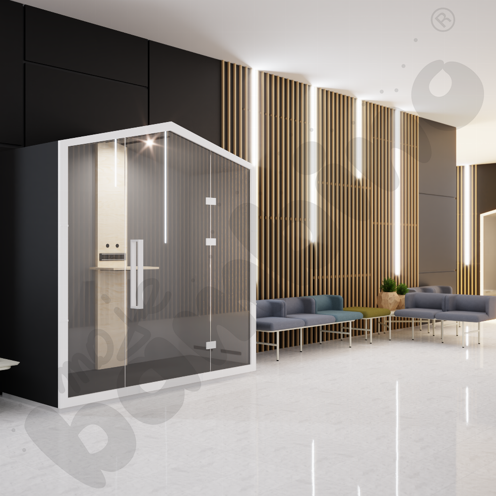 Budka dwuosobowa na szkolnym korytarzu