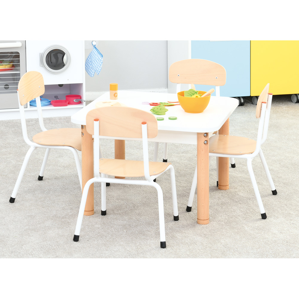 Stolík 60 x 60 biely so 4 bielymi stoličkami Bambino, veľ. 2