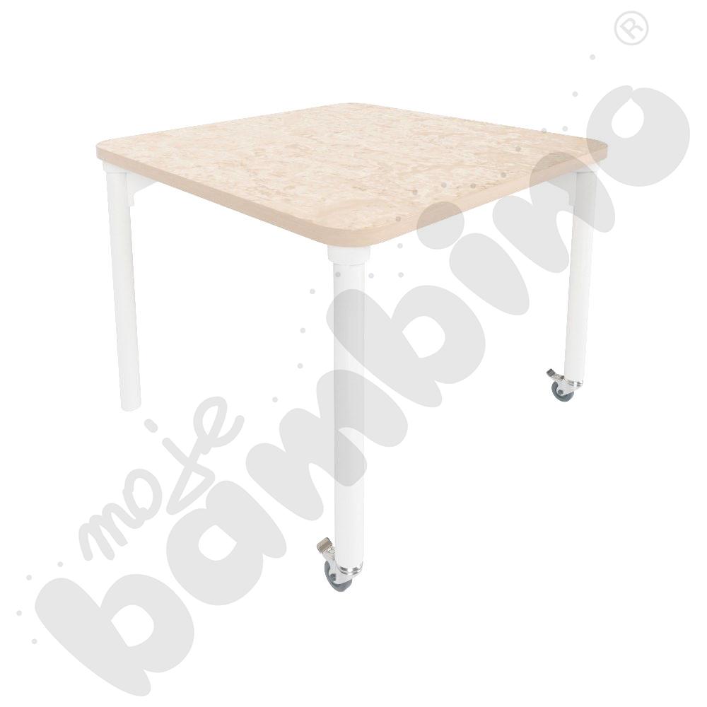 Stół Marcus 80 x 80 cm, rozm. 4, nogi drewniane białe z 2 kółkami, blat cichy beżowy, obrzeże ABS