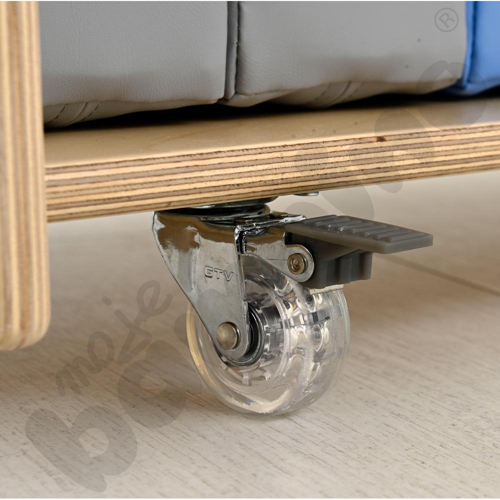 Stojak z zestawem pastelowych puf 