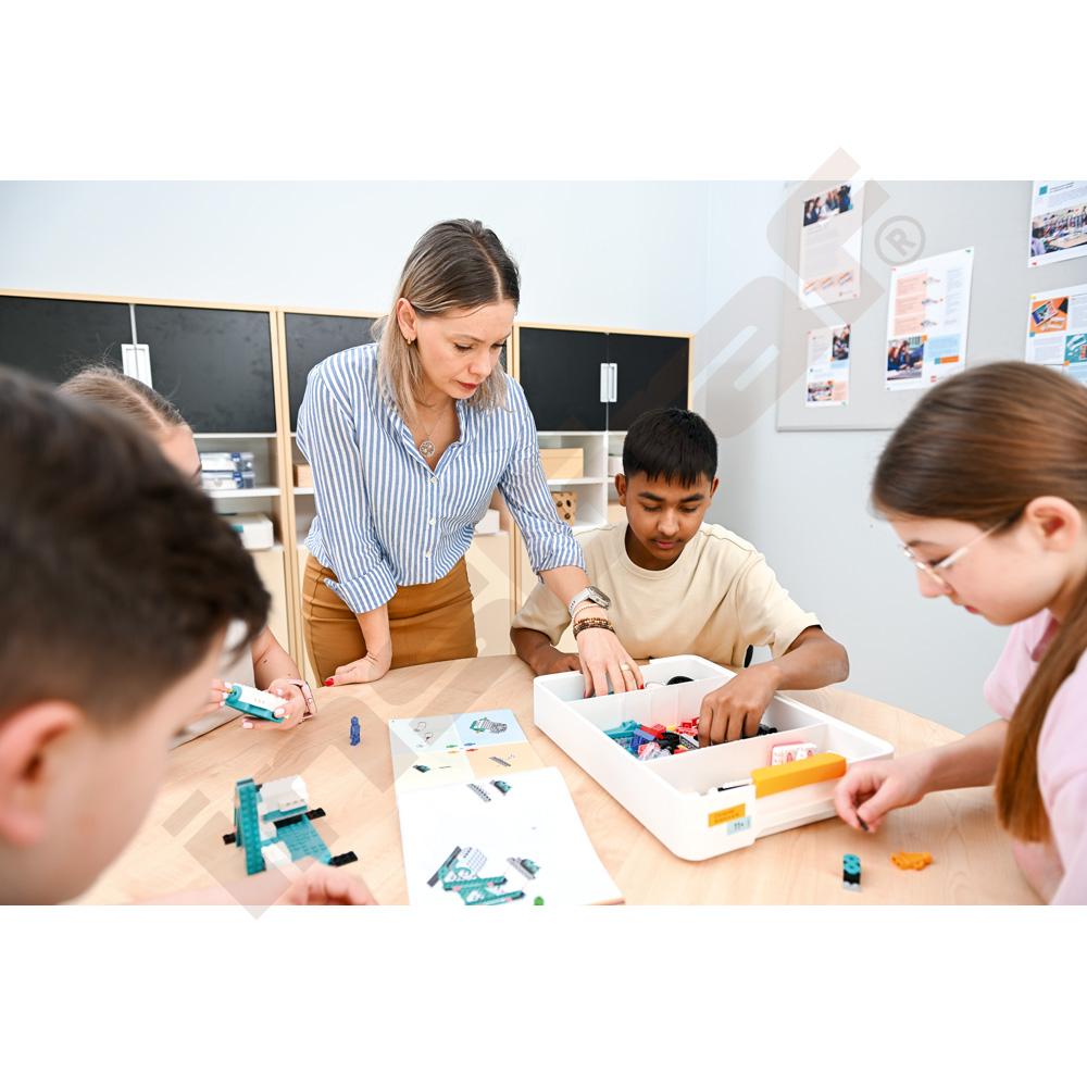 LEGO® Education Informatika a AI 11+