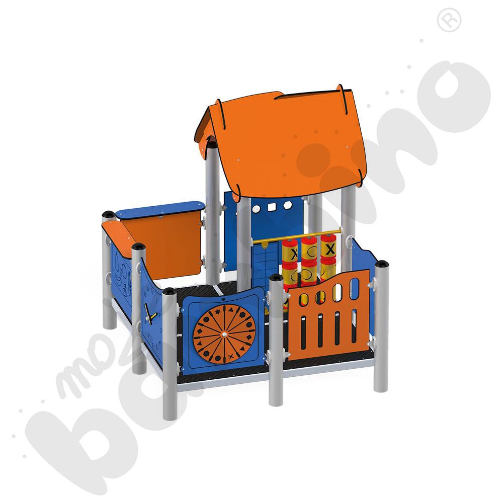 Orbis - chatka Jasia, metalowe słupy