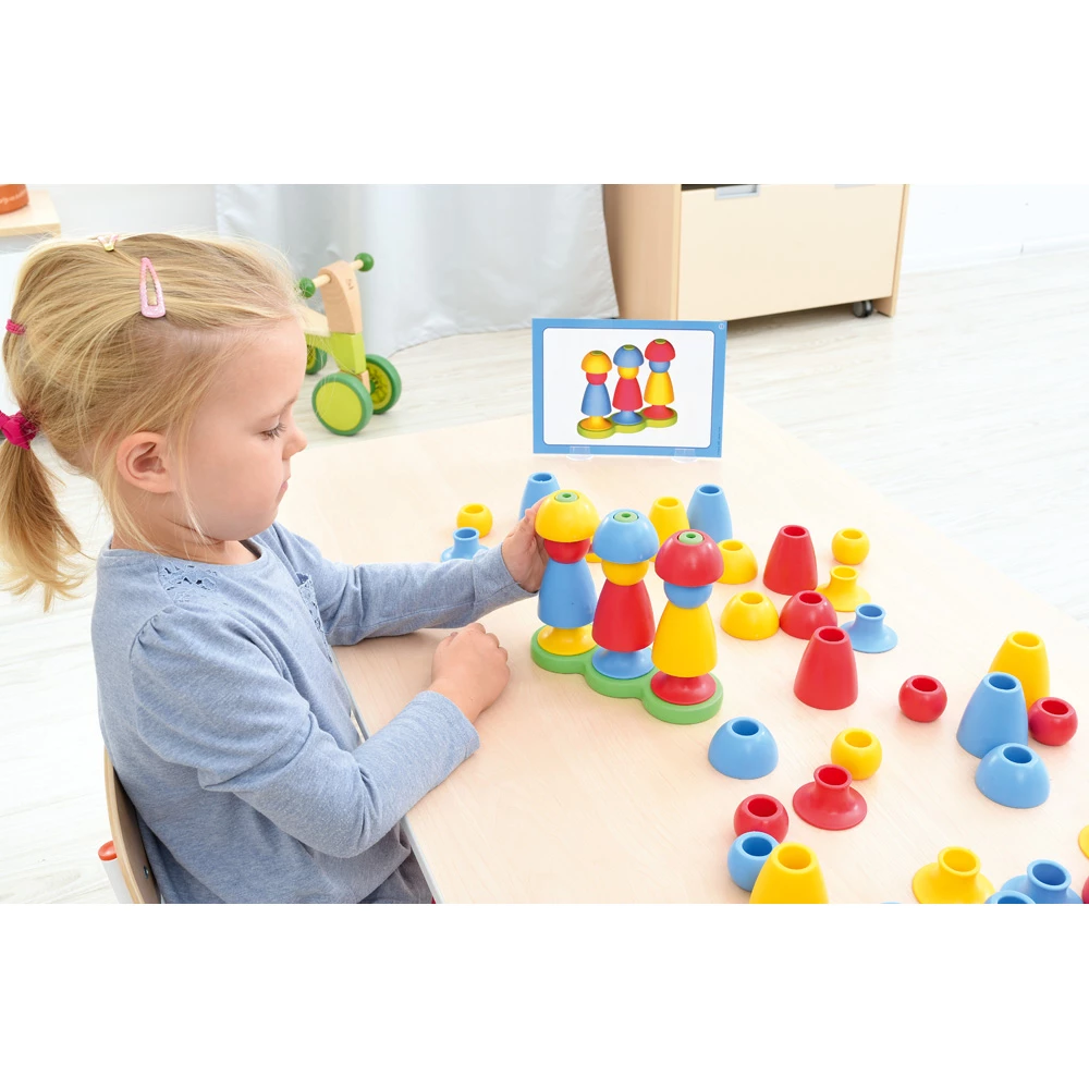 Skládačky, puzzle a věže