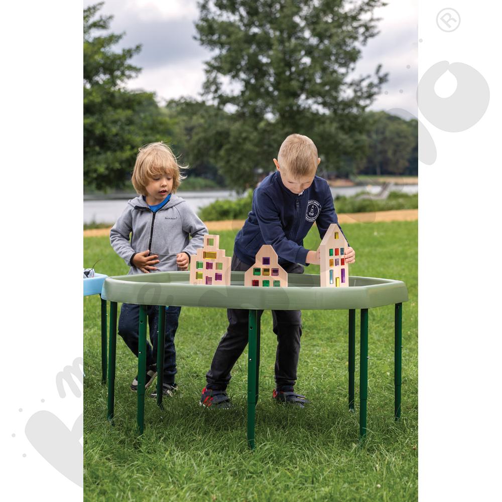 Drewniane domki z akrylowymi kostkami