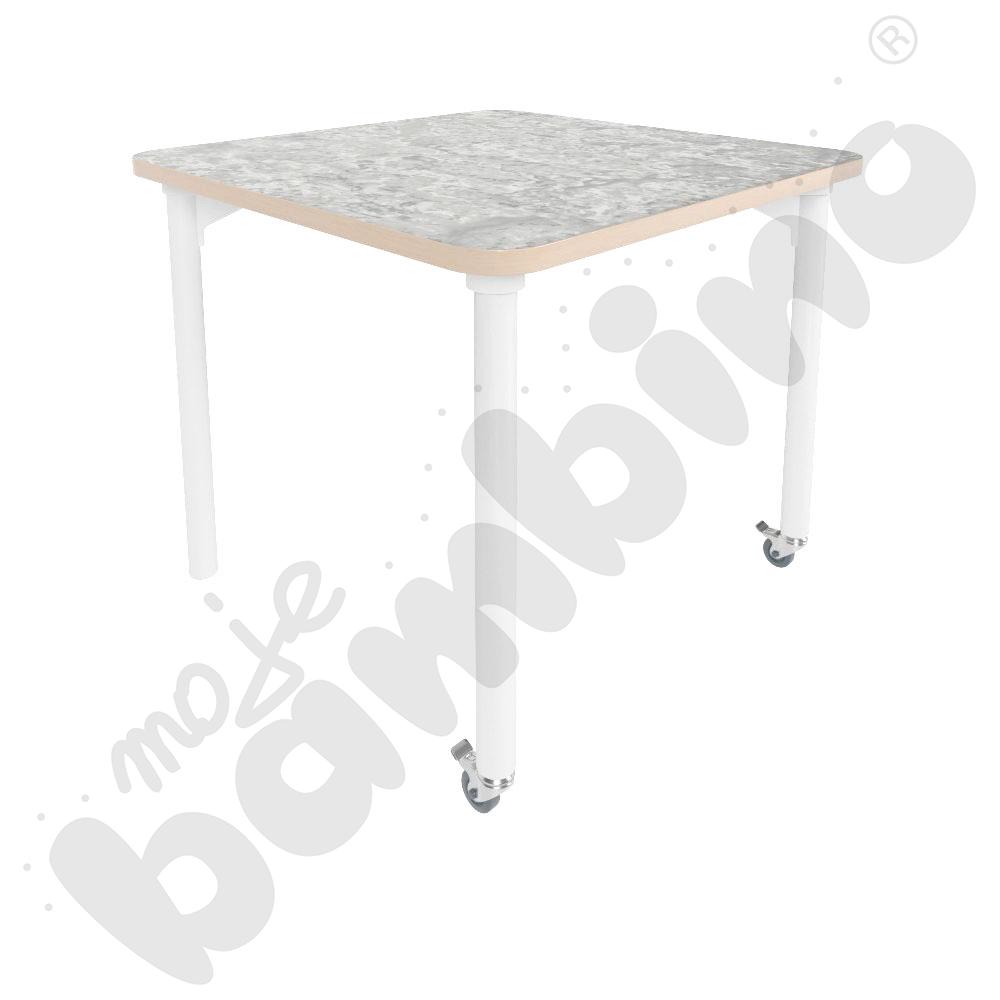 Stół Marcus 80 x 80 cm, rozm. 5, nogi drewniane białe z 2 kółkami, blat cichy jasnoszary, obrzeże ABS