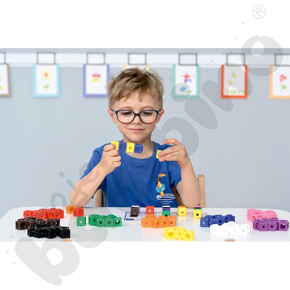 Matematyczne sześciany z kartami