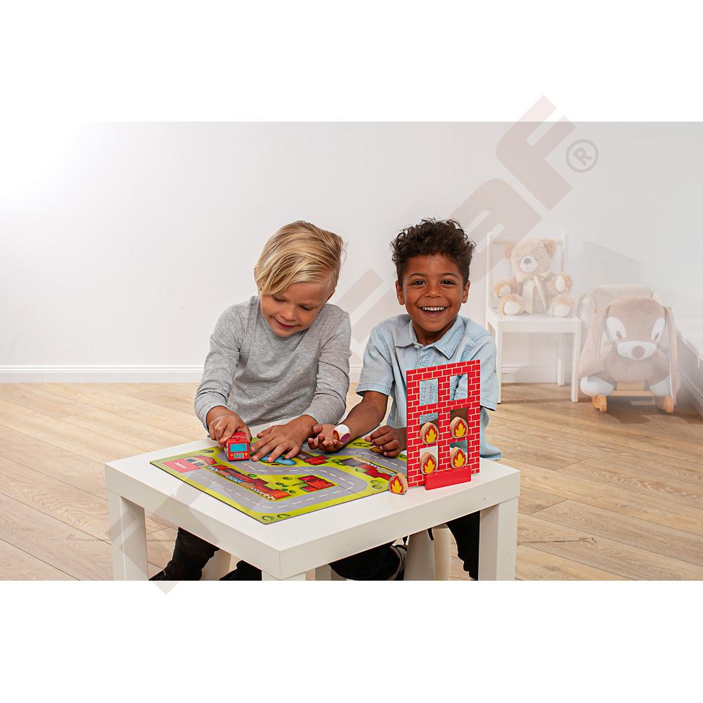 Stolová hra s požiarnym hlásičom