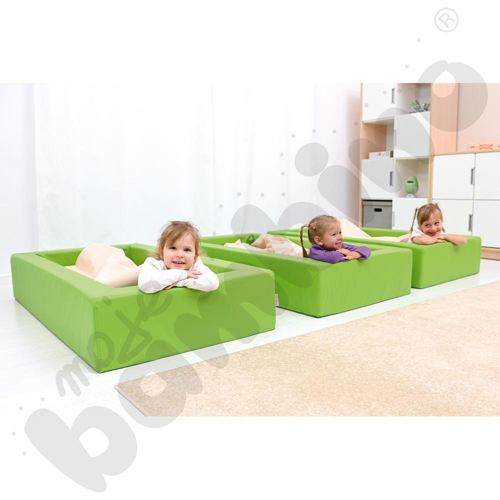 Jasnozielone łóżeczko piankowe z materacem