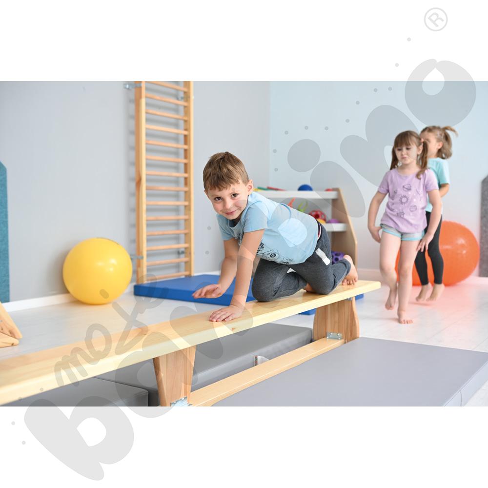 Ławka gimnastyczna 3 m - nogi drewniane