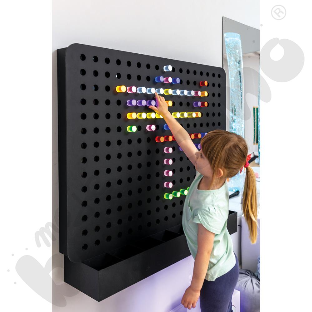 Ściana świetlna z kołeczkami