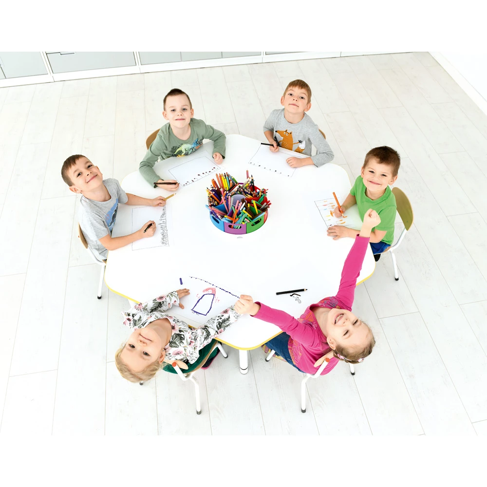 Stoły z metalowym stelażem regulowane